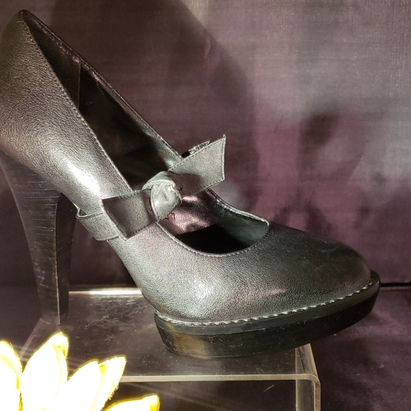 BCBG Black Leather Mary Janes Platforms - Picture 4 of 6